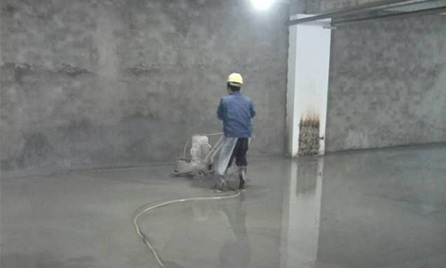 20170320广汉7栋毛肚厂2楼水磨石磨第一面，锅炉房抹灰