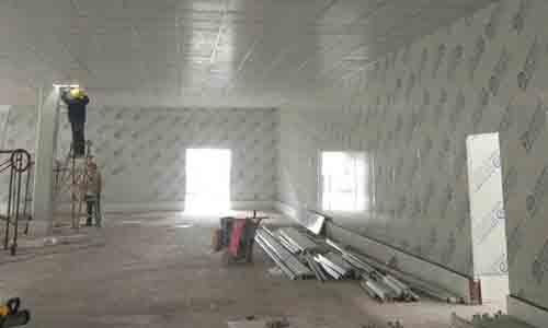 20170528大邑小龙坎项目 吊三防板，贴砖，做门，包柱子