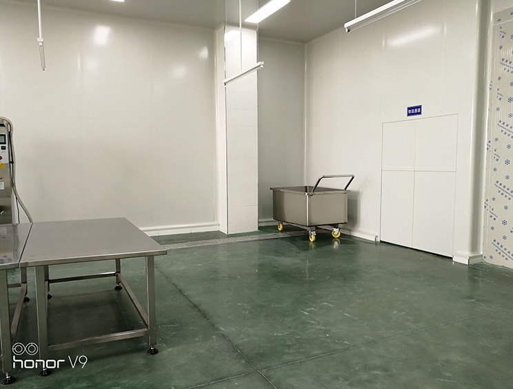 万康川美食品工程有限公司厂房装修现场