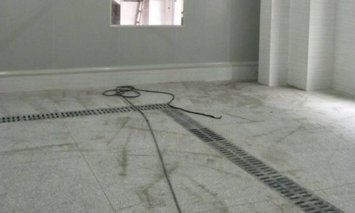 20170430  广汉7栋毛肚厂 打扫卫生，接电箱，做厕所