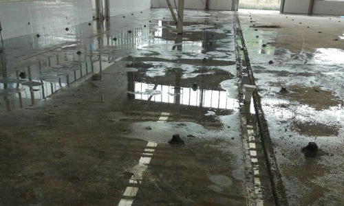 20170504大邑小龙坎项目 洗地面，挖燃气沟，做雨水盖板