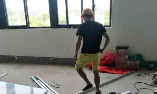 20170725 广汉4栋调味醋 圆弧胶条，门窗安装